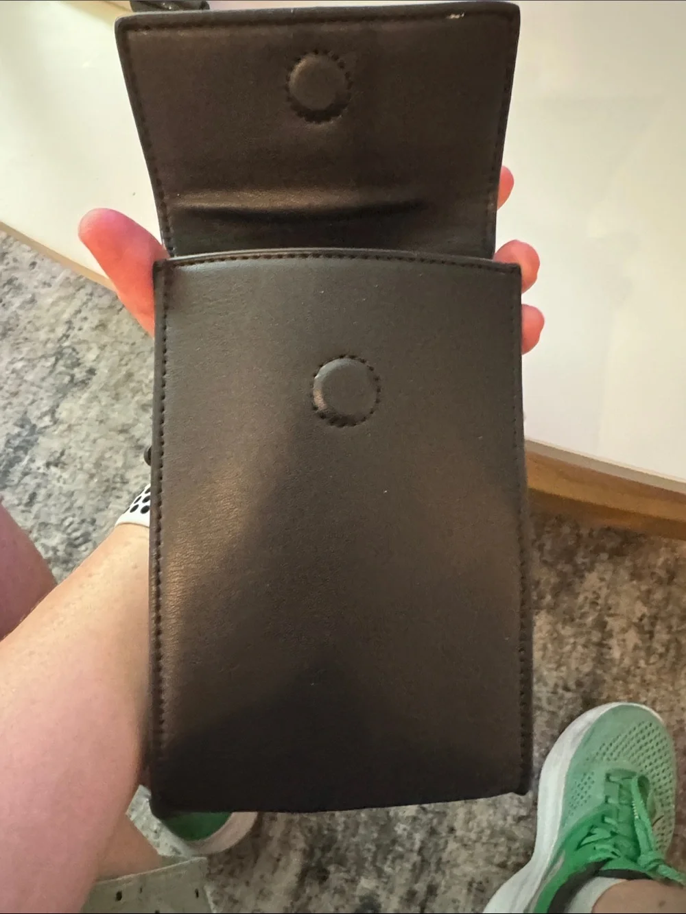 Zara Black Leather Crossbody Phone Pouch - Men - Picture 9 of 9